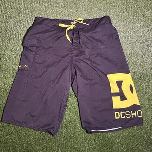 DC SHOES Board Shorts Black Yellow Y2K Men's Size 36 Logo Drawstring Pockets
